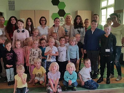 Grafika Gr. III  Wyjście do Szkoły Podstawowej nr 1. Programowanie i kodowanie w ramach projektu "Laboratoria przyszłości".