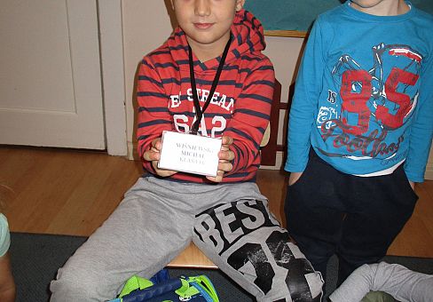 Grafika Absolwent naszego przedszkola z wizytą