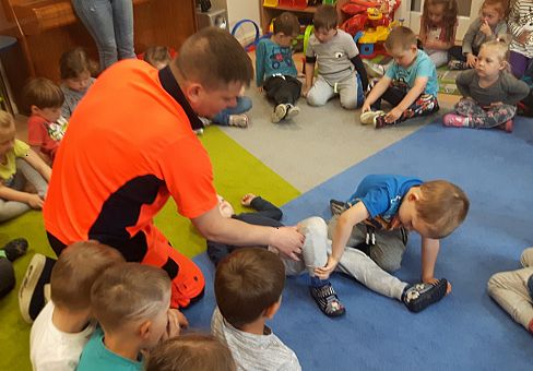 Grafika Gr I i II spotkanie z Ratownikiem Medycznym