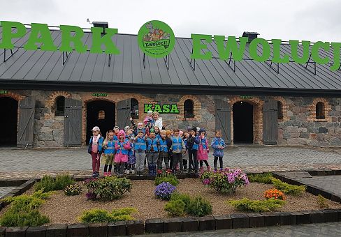 Grafika Gr III Wycieczka do Parku Ewolucji w Sławutówku