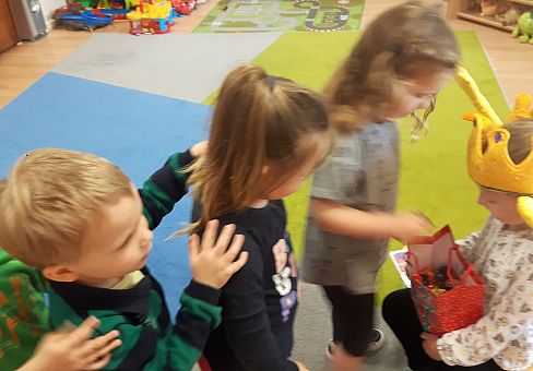 Grafika Gr II Urodzinki Oliwki