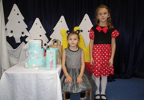 Grafika gr IV Urodzinki Niny i Kornelki