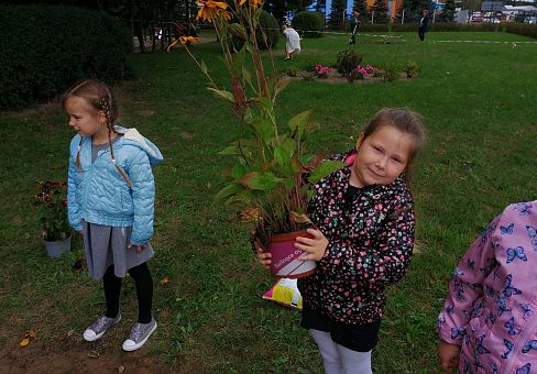 Grafika GR IV Kolejne zadanie w ramach projektu "Ożywić pola"