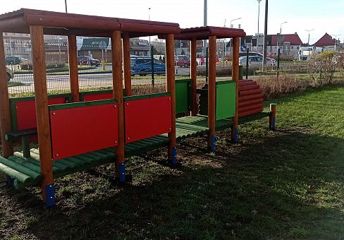 Grafika GR IV Ferie - zabawy na placu zabaw