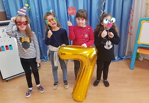 Grafika GR IV Urodzinki Neli