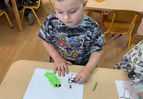 Grafika GR III Ilustracje do wiersza "Współczesny dinozaur"