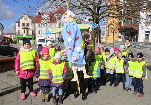 Grafika Pierwszy dzień wiosny - topienie marzanny