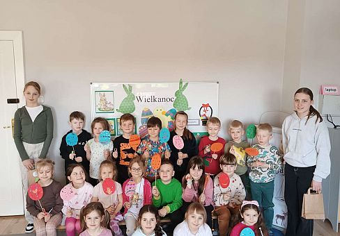 Grafika Gr. IV Warsztaty wielkanocne z absolwentkami naszego Przedszkola