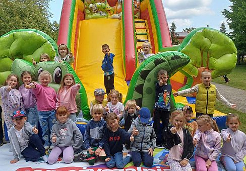 Grafika Gr. IV Dzień Dziecka