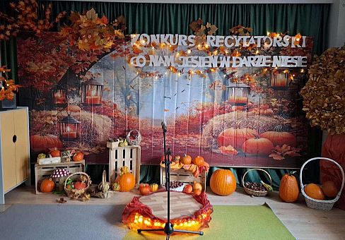 Grafika Konkurs recytatorski - " Co nam jesień w darze niesie".