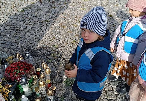 Grafika Gr. II Pamiętamy o zmarłych