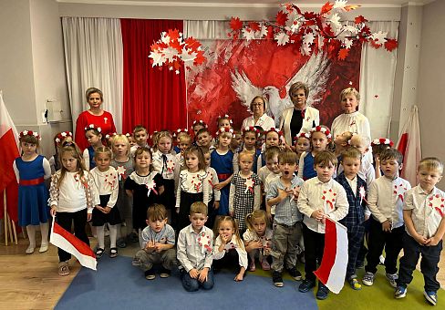 Grafika " Pod skrzydłami  Orła Białego"