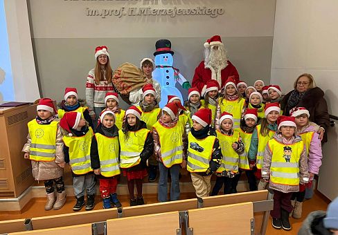 Grafika Gr.IV Wyjście do ZSMI na film pod tytułem "Mikolajkowa bajka"