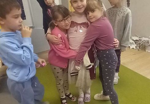 Grafika Gr.IV Urodziny Zosi i Zuzi