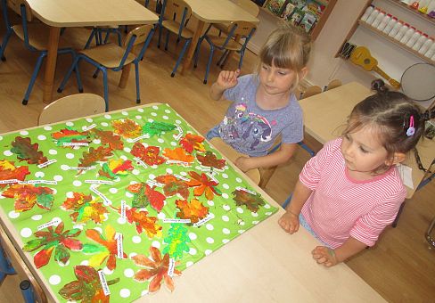 Grafika Nadchodzi jesień