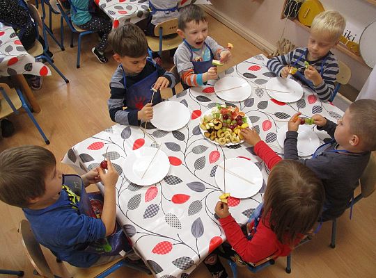 Szaszłyki owocowe to samo zdrowie