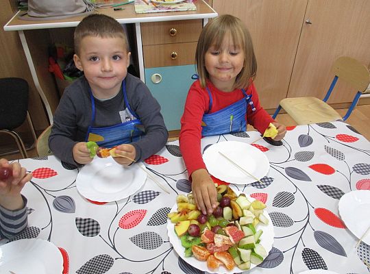 Szaszłyki owocowe to samo zdrowie