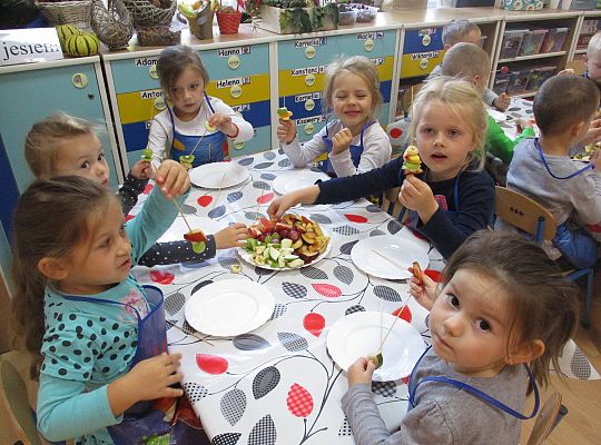 Szaszłyki owocowe to samo zdrowie