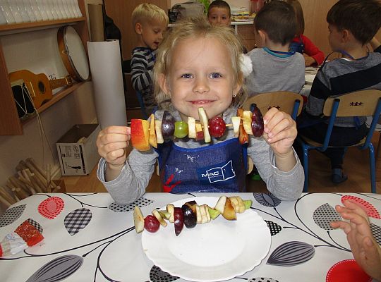 Szaszłyki owocowe to samo zdrowie