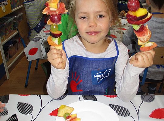 Szaszłyki owocowe to samo zdrowie