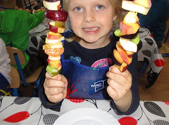 Szaszłyki owocowe to samo zdrowie