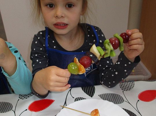 Szaszłyki owocowe to samo zdrowie