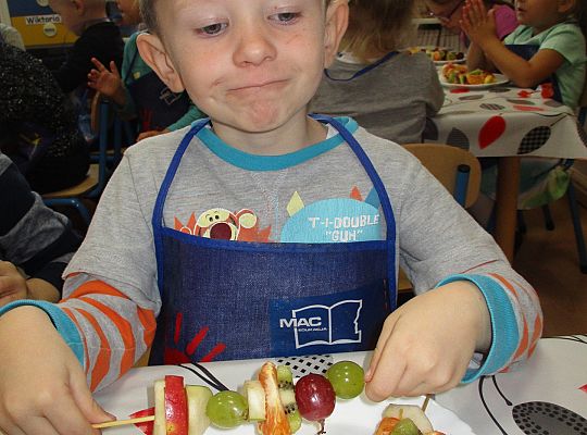 Szaszłyki owocowe to samo zdrowie