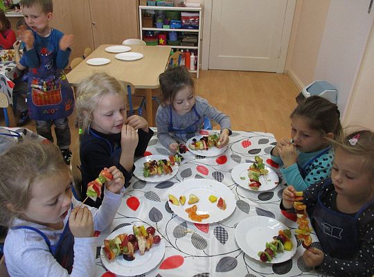 Szaszłyki owocowe to samo zdrowie