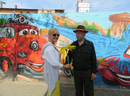 Sadzenie pigwowca wspólnie z myśliwymi