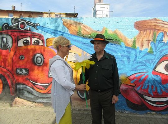 Sadzenie pigwowca wspólnie z myśliwymi