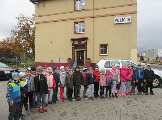 Wizyta w Komendzie Policji-spotkanie z psem