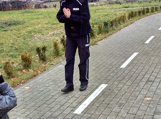 Wizyta w Komendzie Policji-spotkanie z psem