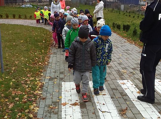 Wizyta w Komendzie Policji-spotkanie z psem