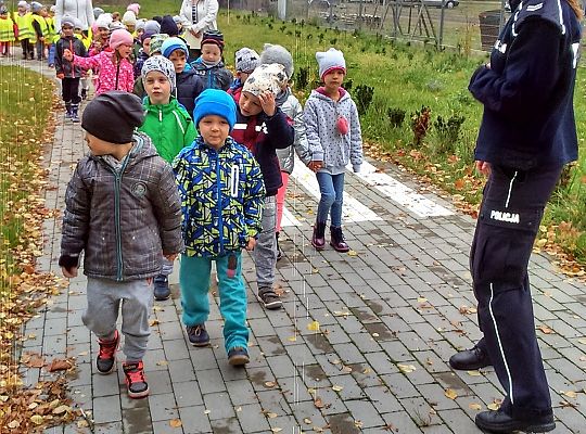 Wizyta w Komendzie Policji-spotkanie z psem