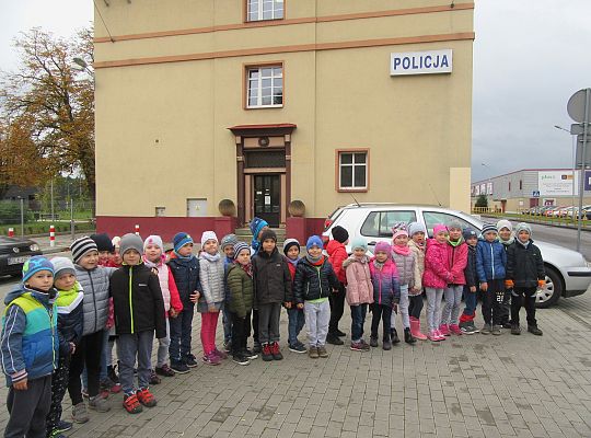 Wizyta w Komendzie Policji-spotkanie z psem