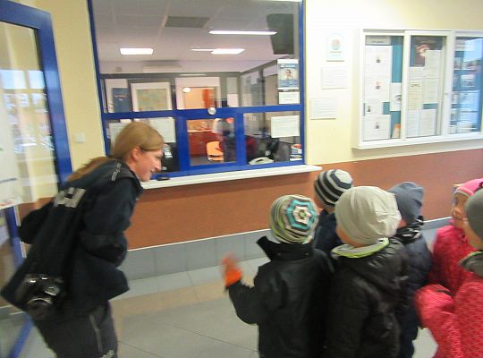 Wizyta w Komendzie Policji-spotkanie z psem