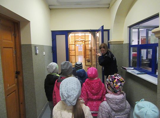 Wizyta w Komendzie Policji-spotkanie z psem