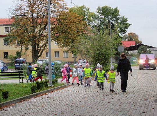 Wizyta w Komendzie Policji-spotkanie z psem