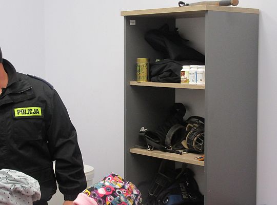 Wizyta w Komendzie Policji-spotkanie z psem