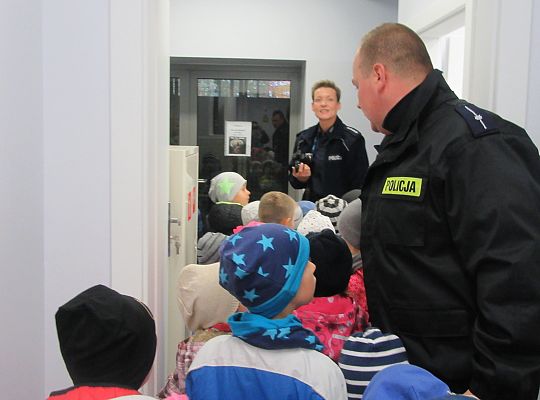 Wizyta w Komendzie Policji-spotkanie z psem