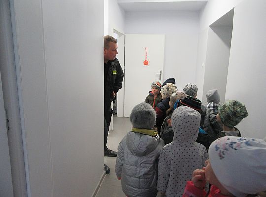 Wizyta w Komendzie Policji-spotkanie z psem