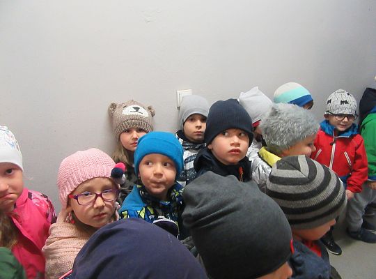 Wizyta w Komendzie Policji-spotkanie z psem