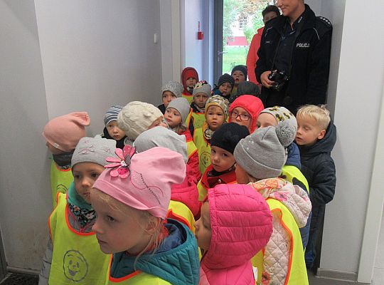 Wizyta w Komendzie Policji-spotkanie z psem