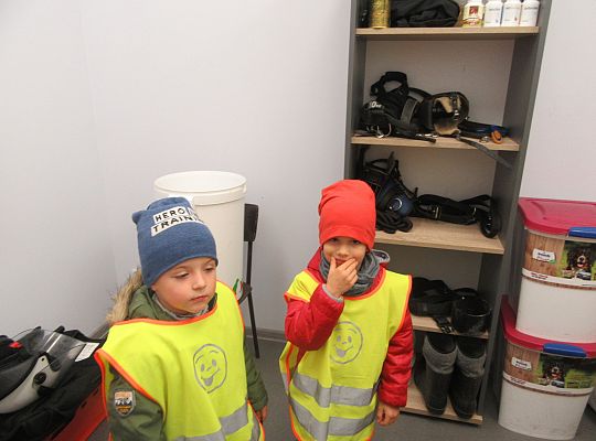 Wizyta w Komendzie Policji-spotkanie z psem