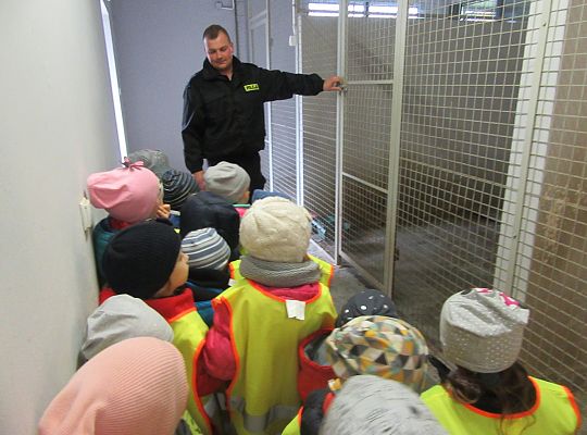 Wizyta w Komendzie Policji-spotkanie z psem