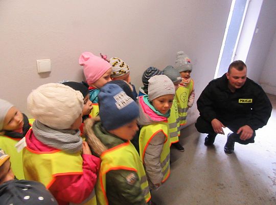 Wizyta w Komendzie Policji-spotkanie z psem