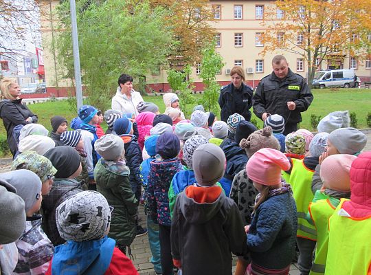 Wizyta w Komendzie Policji-spotkanie z psem