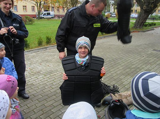 Wizyta w Komendzie Policji-spotkanie z psem