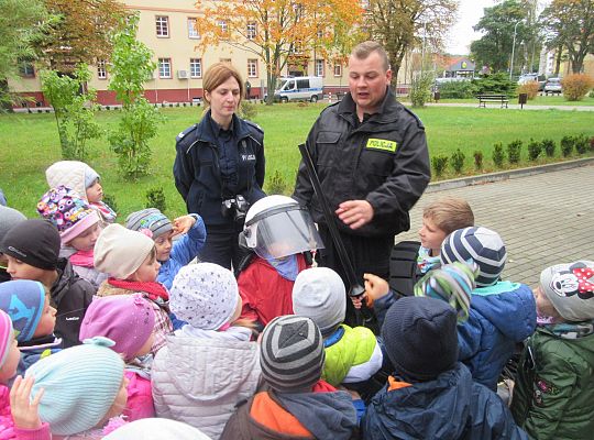 Wizyta w Komendzie Policji-spotkanie z psem