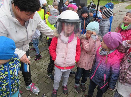 Wizyta w Komendzie Policji-spotkanie z psem